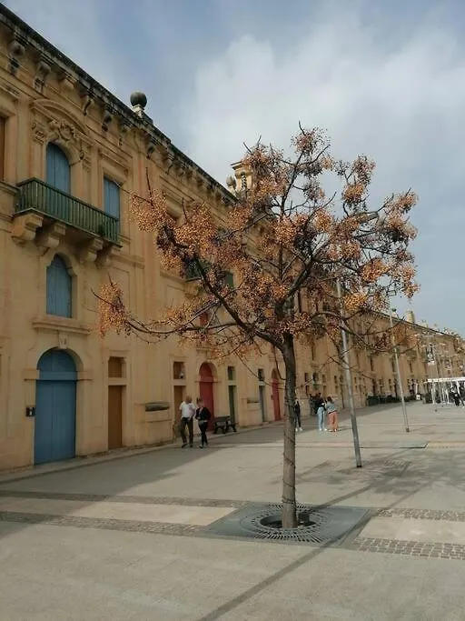 Sea View Apartment On Promenade Sliema