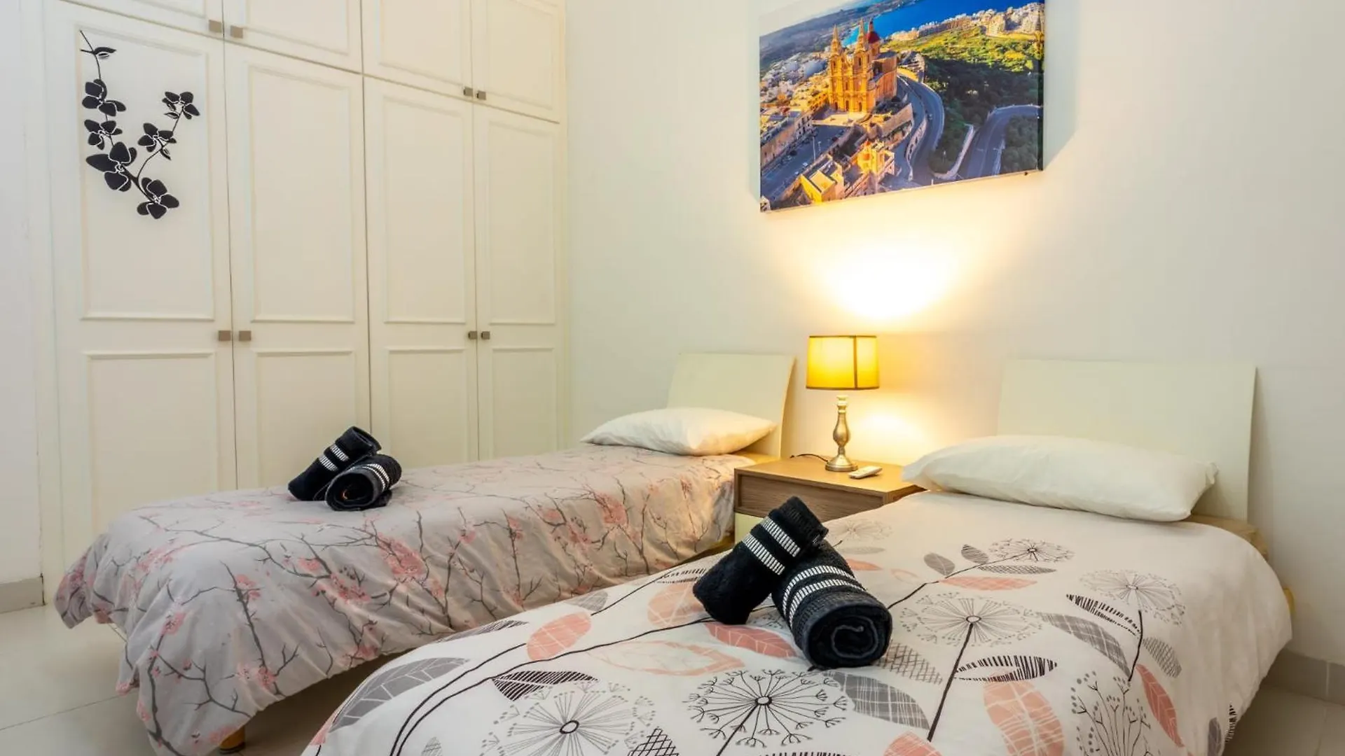 Sea View Apartment On Promenade Sliema