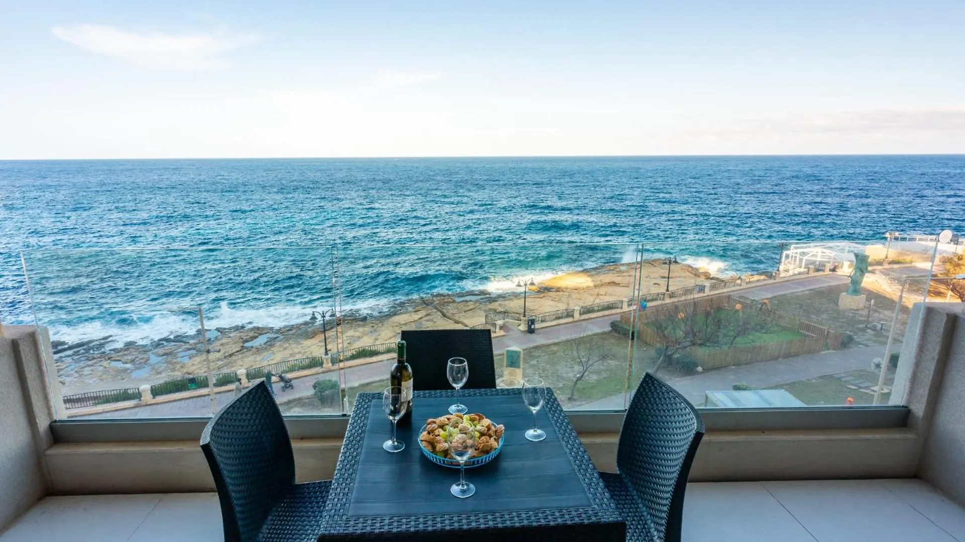 סליאמה Sea View Apartment On Promenade