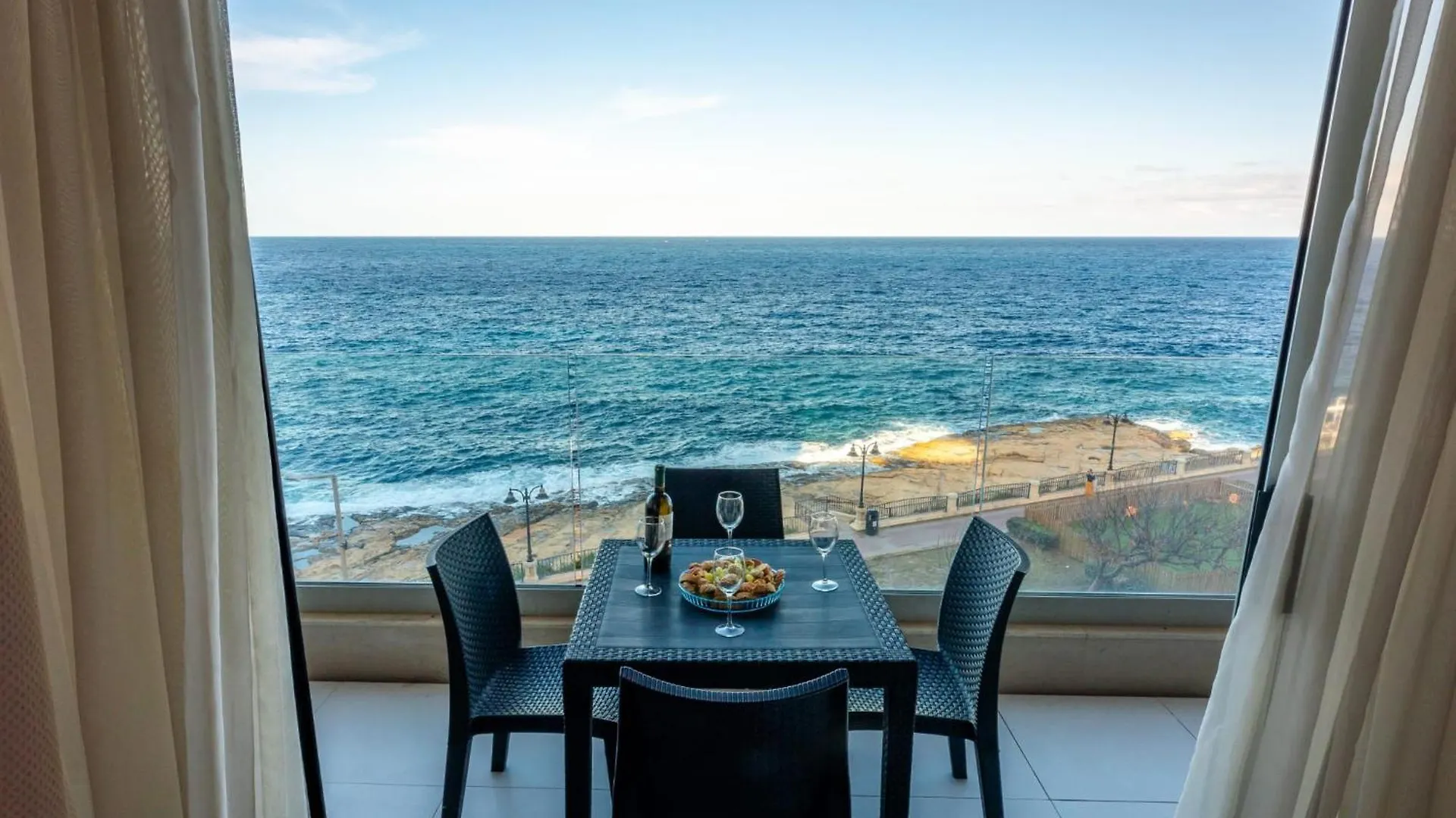 סליאמה Sea View Apartment On Promenade מלטה