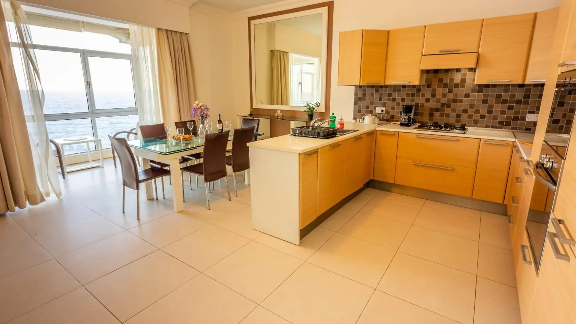 סליאמה Sea View Apartment On Promenade