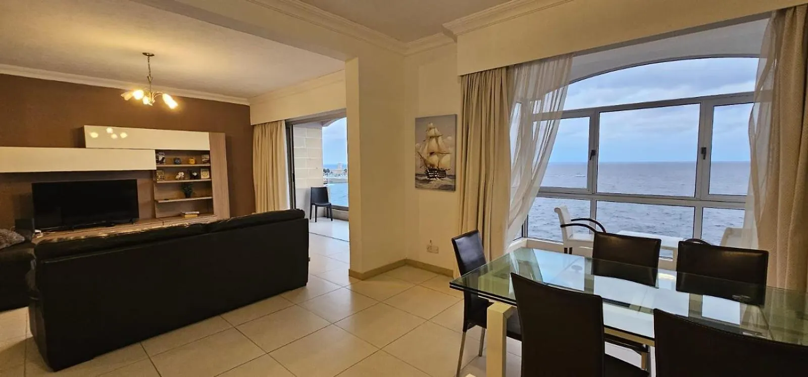 סליאמה Sea View Apartment On Promenade