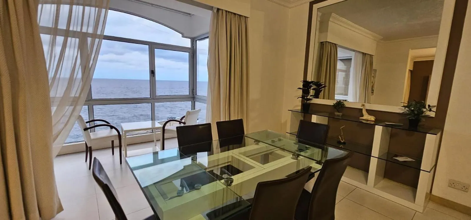 סליאמה Sea View Apartment On Promenade מלטה
