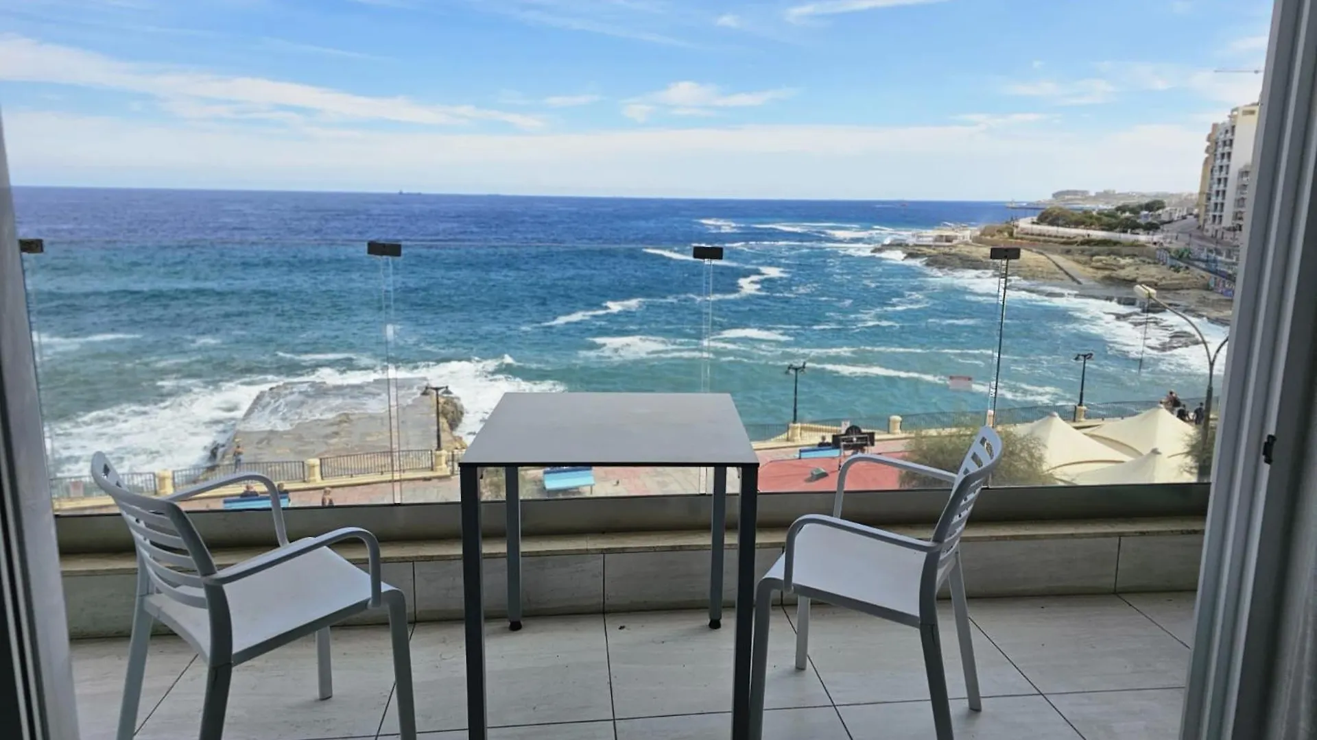 סליאמה Sea View Apartment On Promenade