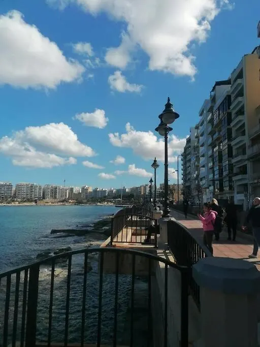 Sea View Apartment On Promenade Sliema