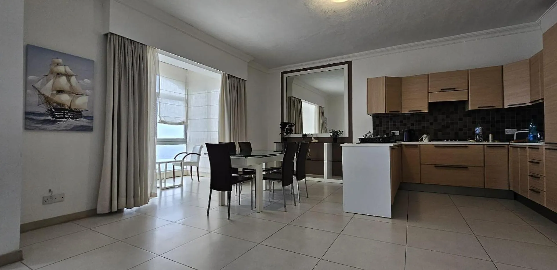 Sea View Apartment On Promenade Sliema