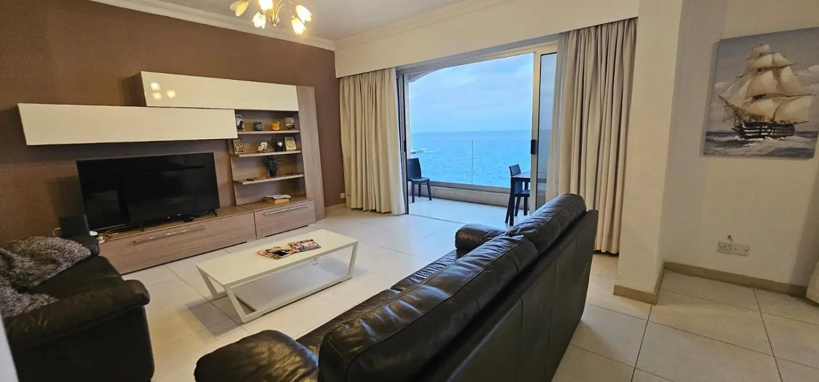 Sea View Apartment On Promenade Sliema