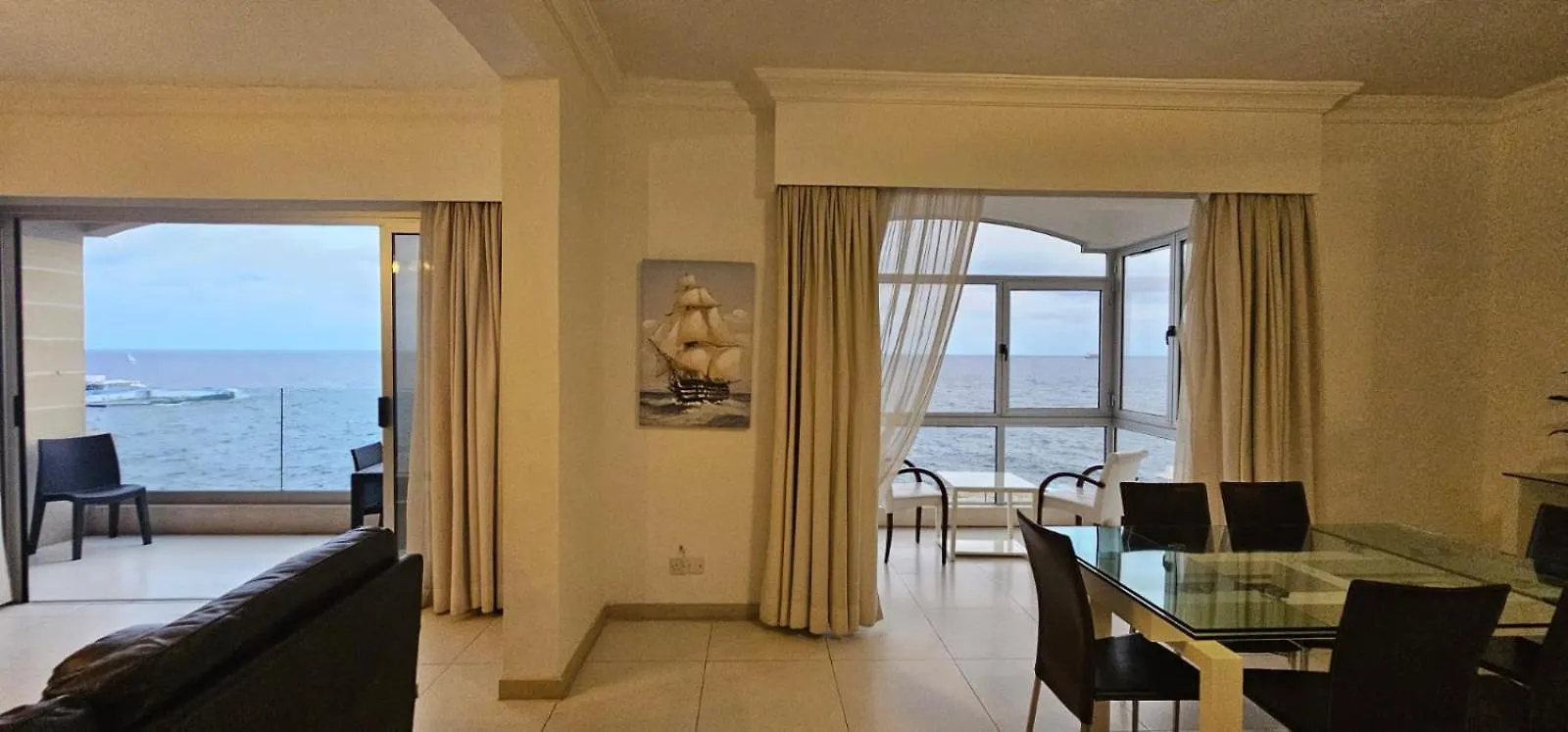 Sea View Apartment On Promenade Sliema