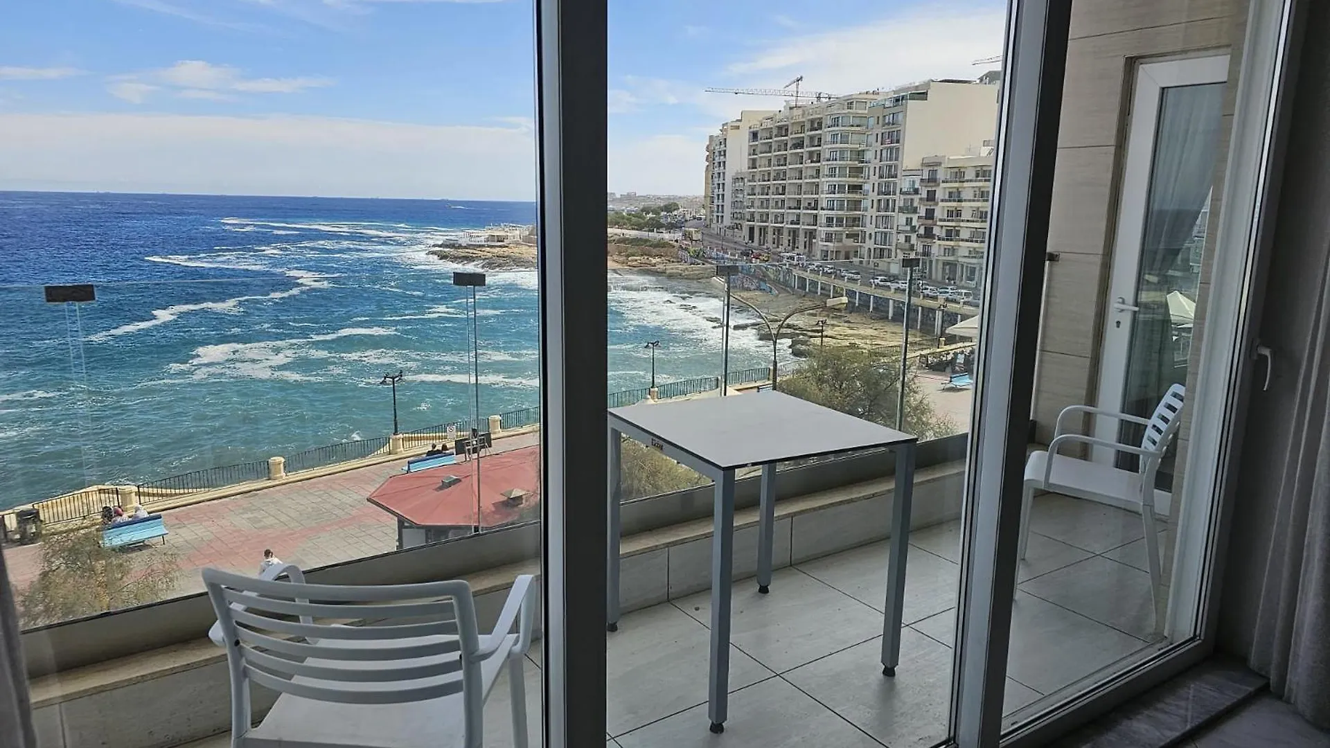 Sea View Apartment On Promenade Sliema